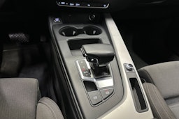 valkoinen Audi A4 2022 kuva 20.