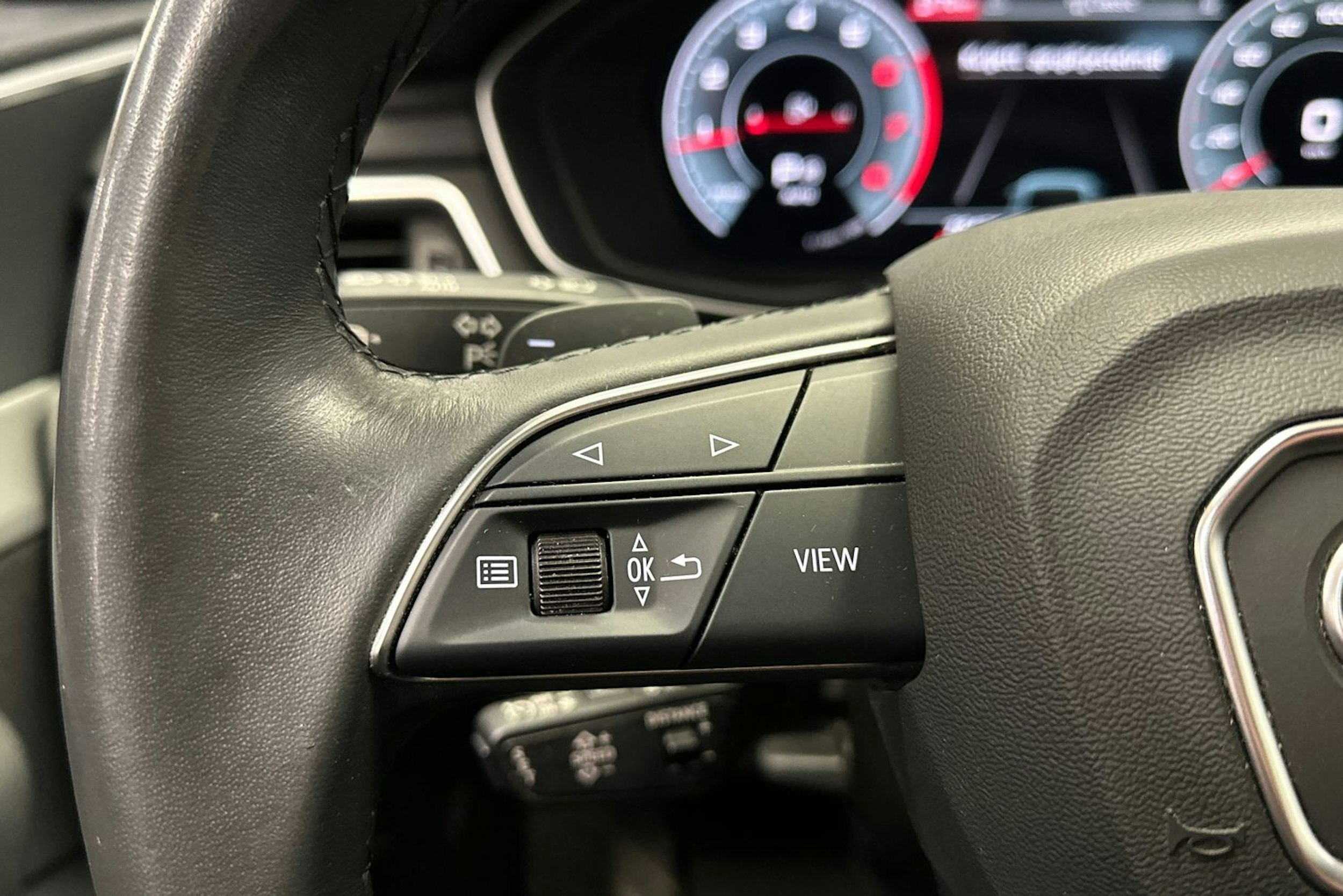 valkoinen Audi A4 2022 kuva 25.