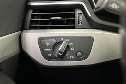 valkoinen Audi A4 2022 kuva 27.