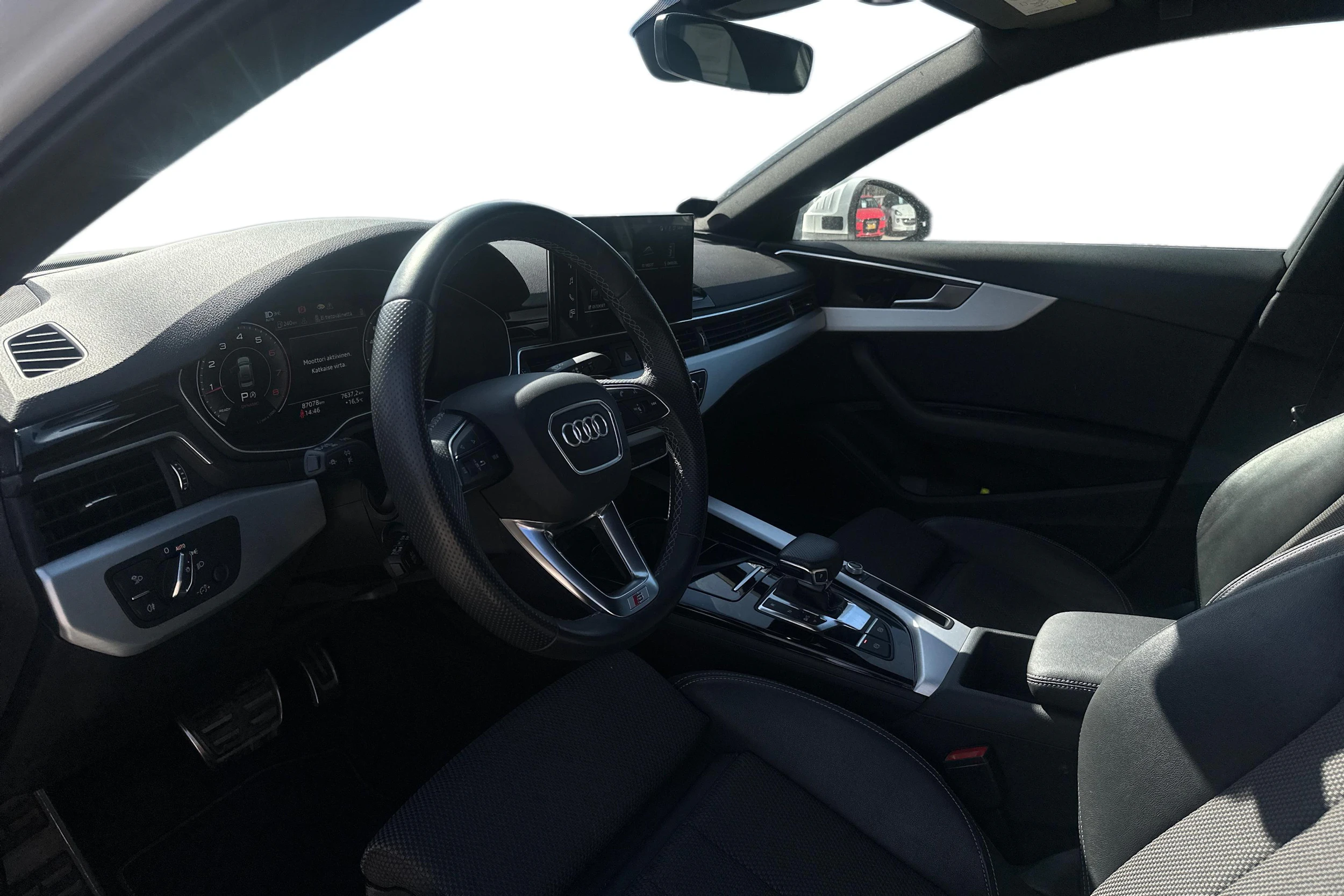 Valkoinen Audi A4 2022 kuva 3.