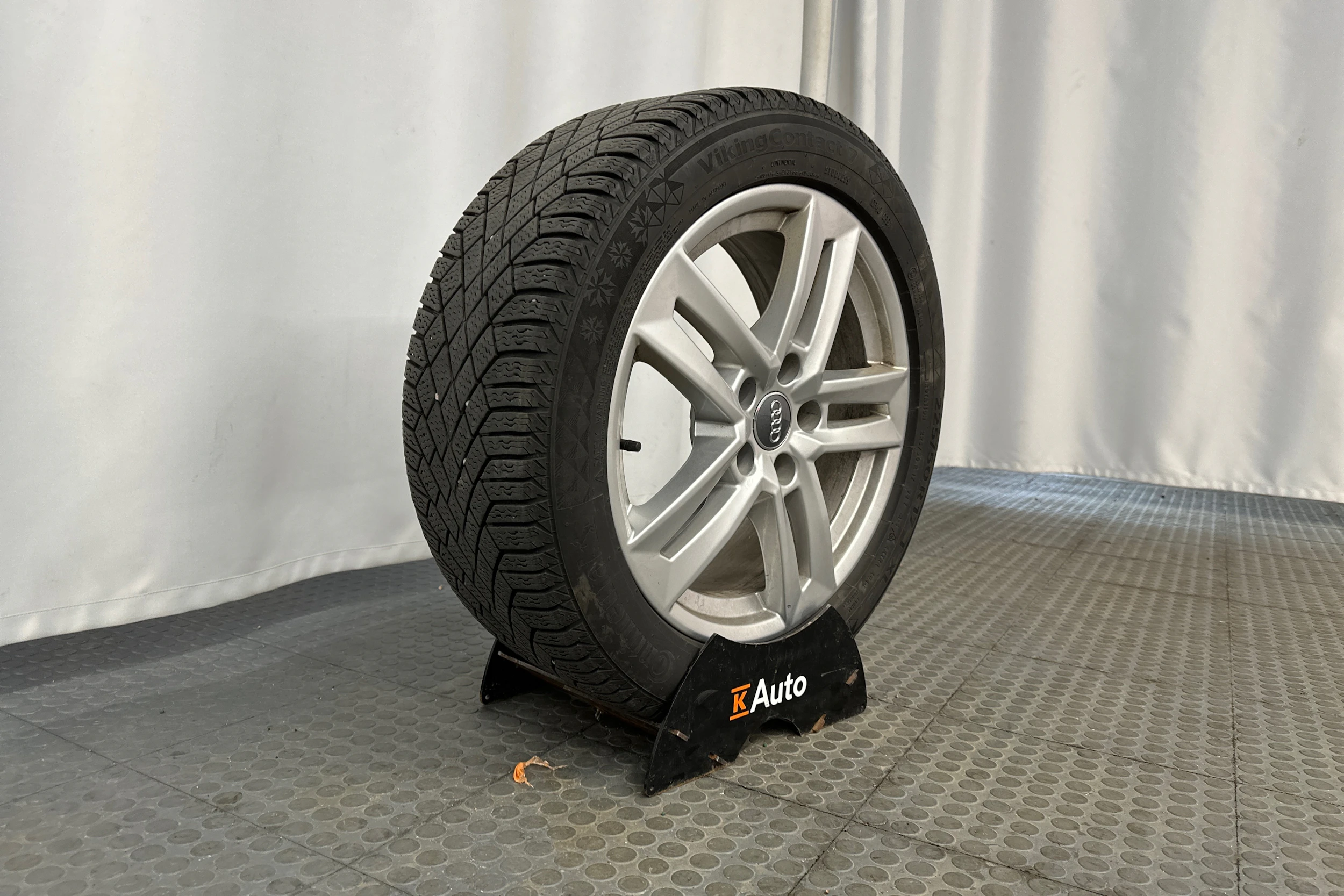 musta Audi A4 2022 kuva 10.