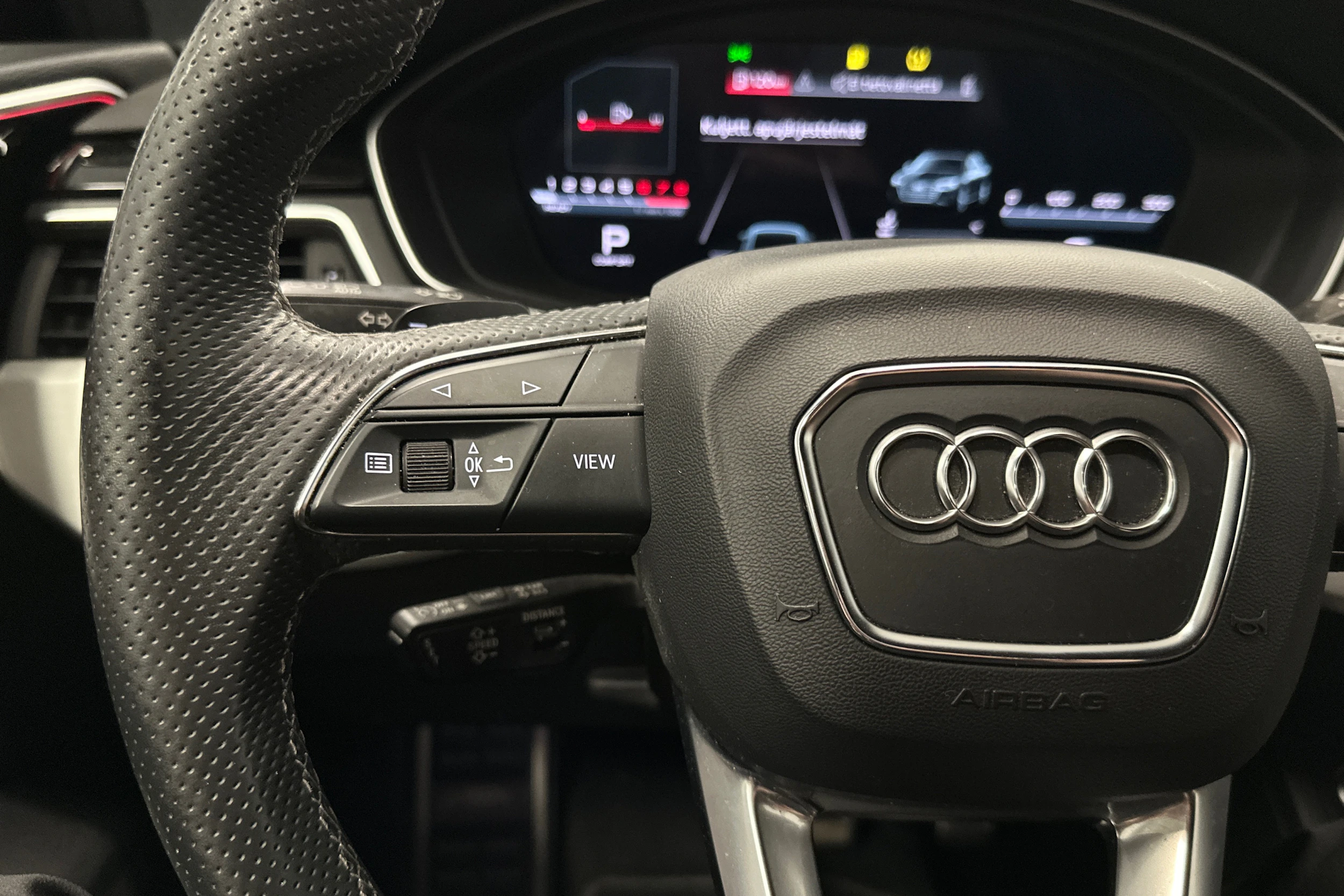 musta Audi A4 2022 kuva 11.