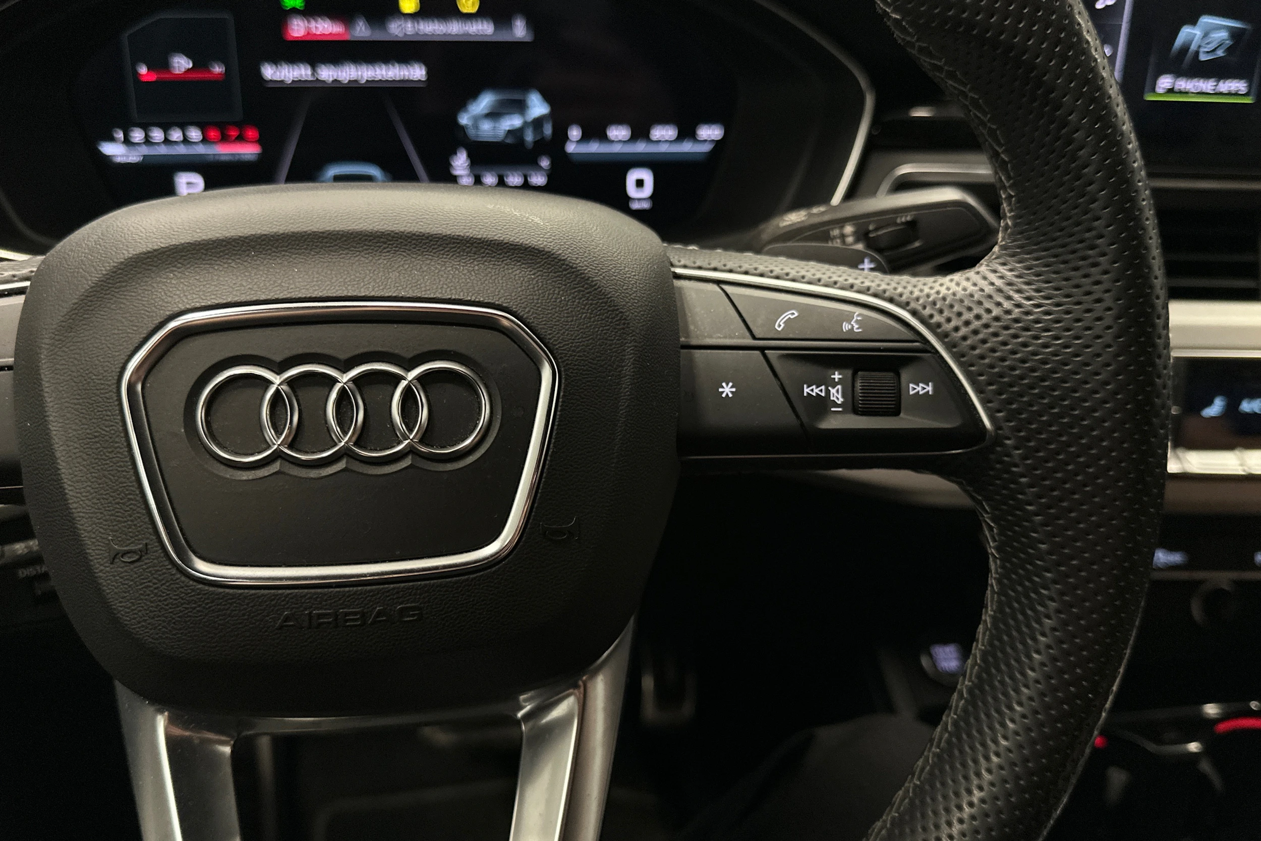 musta Audi A4 2022 kuva 12.