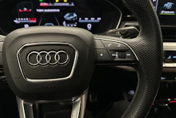 musta Audi A4 2022 kuva 12.