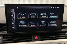 musta Audi A4 2022 kuva 17.
