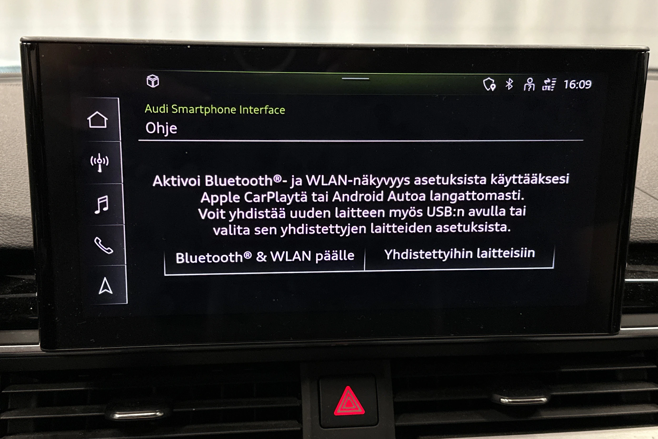 musta Audi A4 2022 kuva 22.