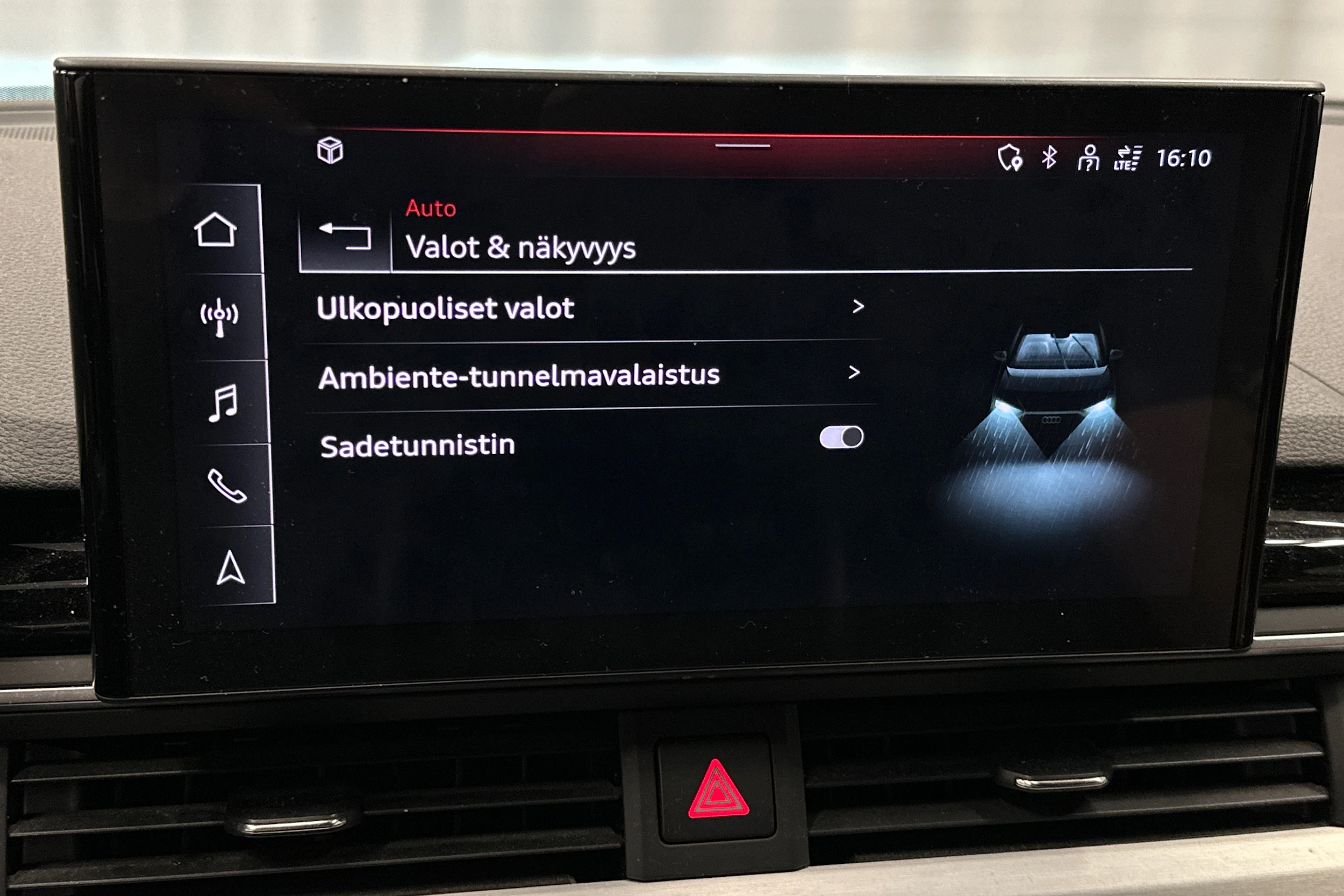 musta Audi A4 2022 kuva 26.