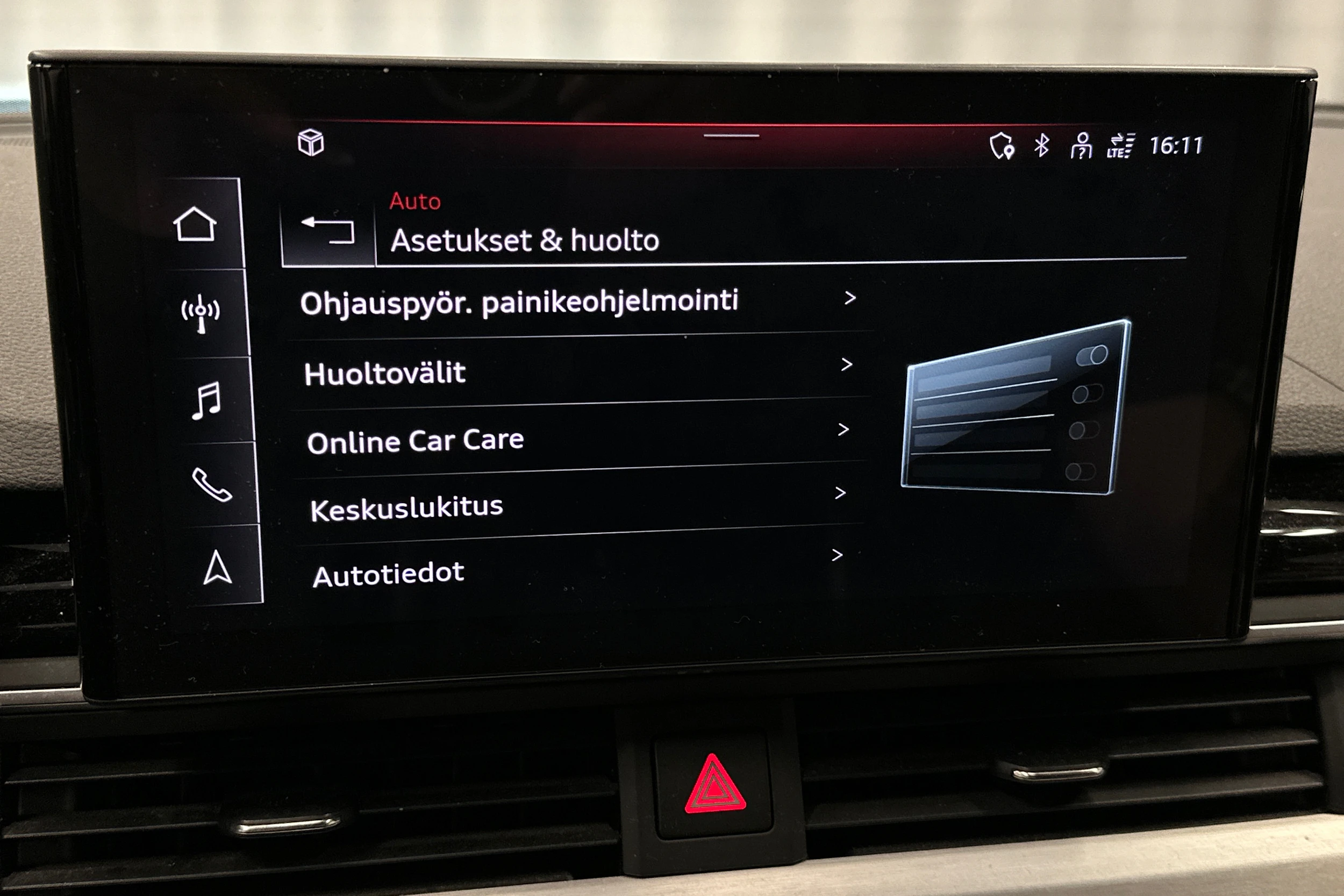 musta Audi A4 2022 kuva 29.