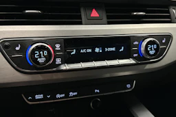 musta Audi A4 2022 kuva 31.