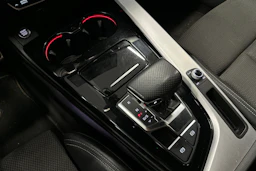 musta Audi A4 2022 kuva 32.