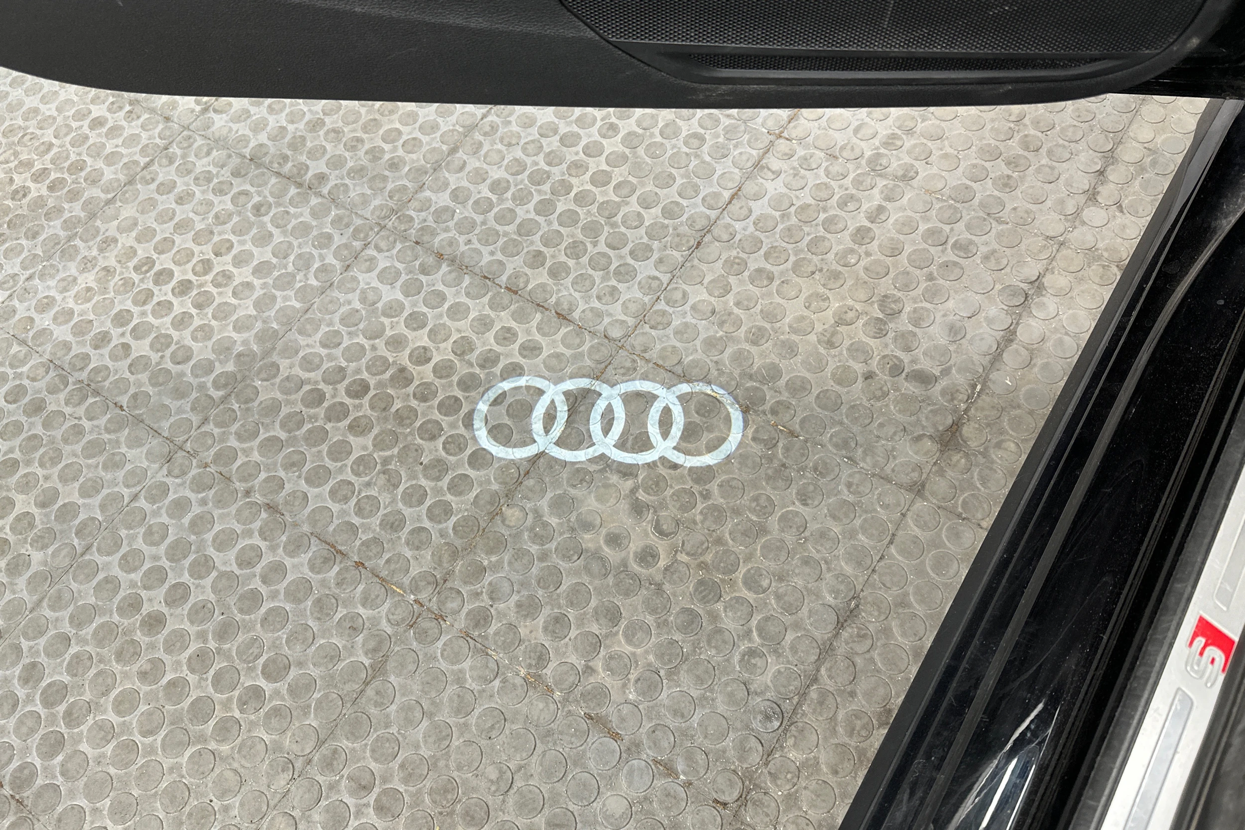 musta Audi A4 2022 kuva 33.