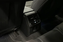musta Audi A4 2022 kuva 34.