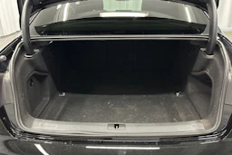 musta Audi A4 2022 kuva 35.
