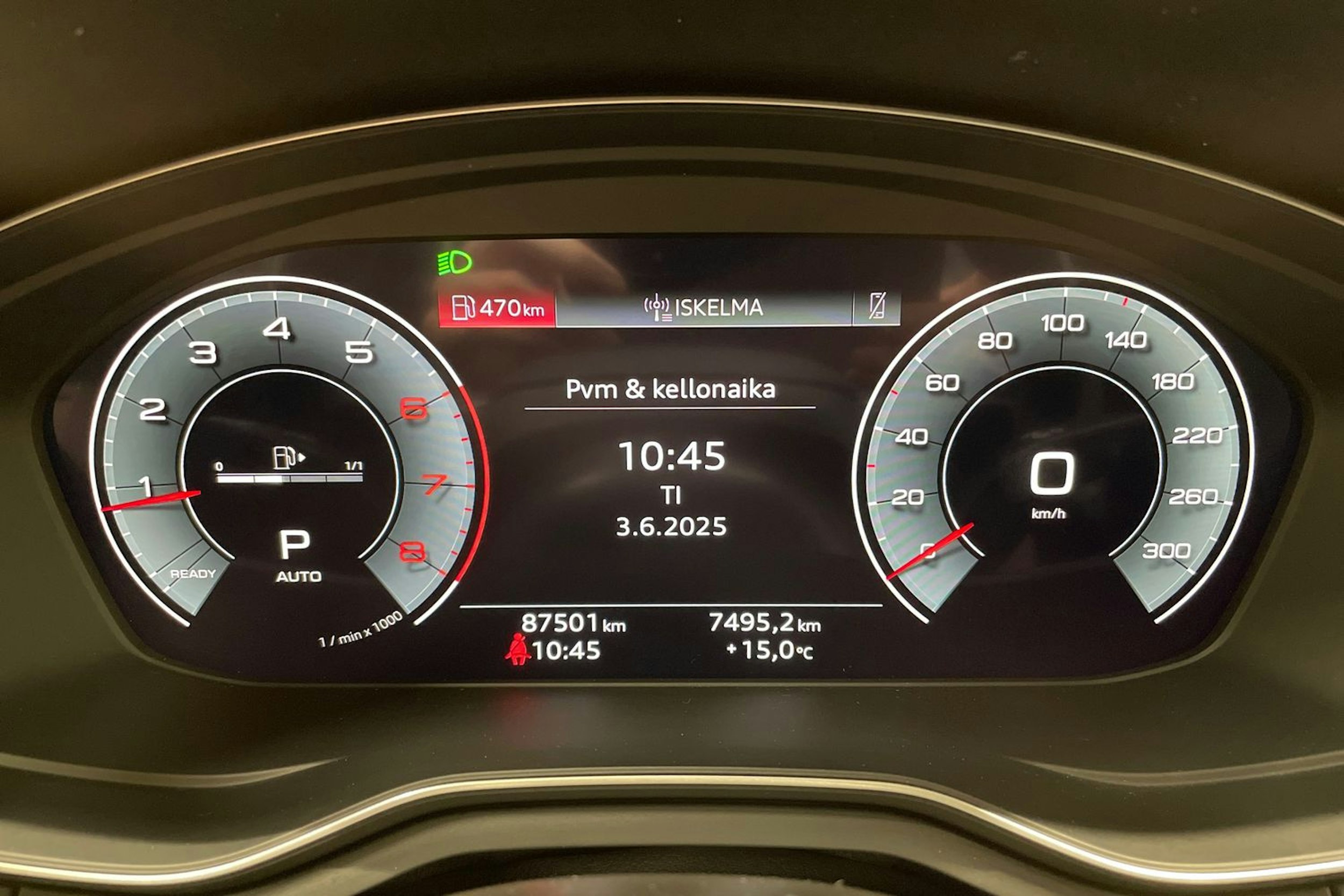 Harmaa Audi A4 2022 kuva 17.