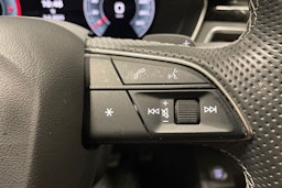 Harmaa Audi A4 2022 kuva 28.
