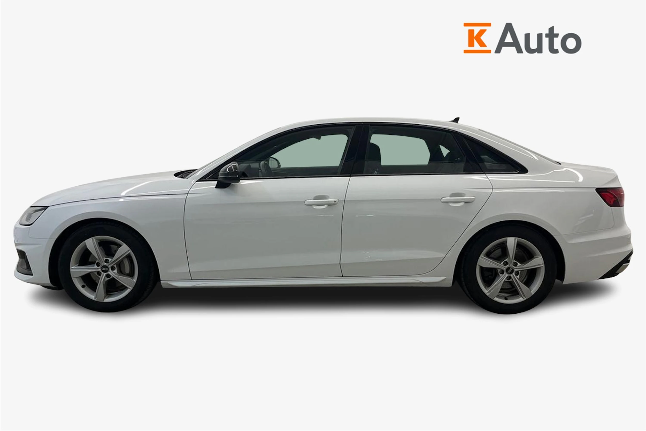 Valkoinen Audi A4 2022 kuva 5.