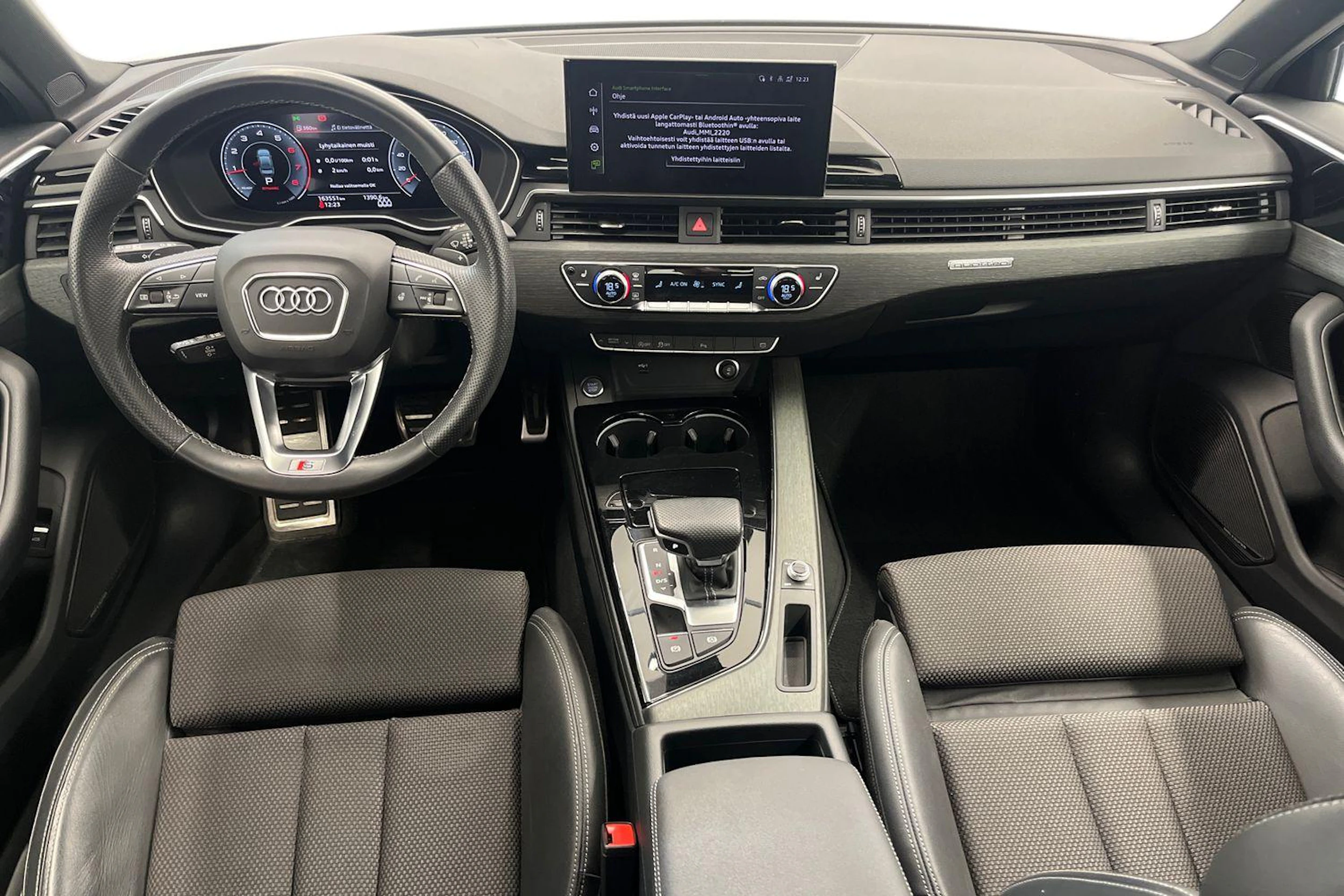 Valkoinen Audi A4 2022 kuva 7.