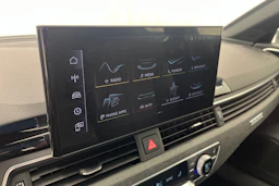 Valkoinen Audi A4 2022 kuva 15.