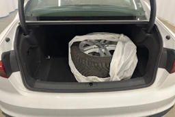 Valkoinen Audi A4 2022 kuva 20.
