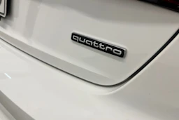 Valkoinen Audi A4 2022 kuva 22.