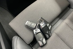Valkoinen Audi A4 2022 kuva 25.