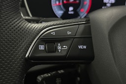 valkoinen Audi A4 2022 kuva 16.