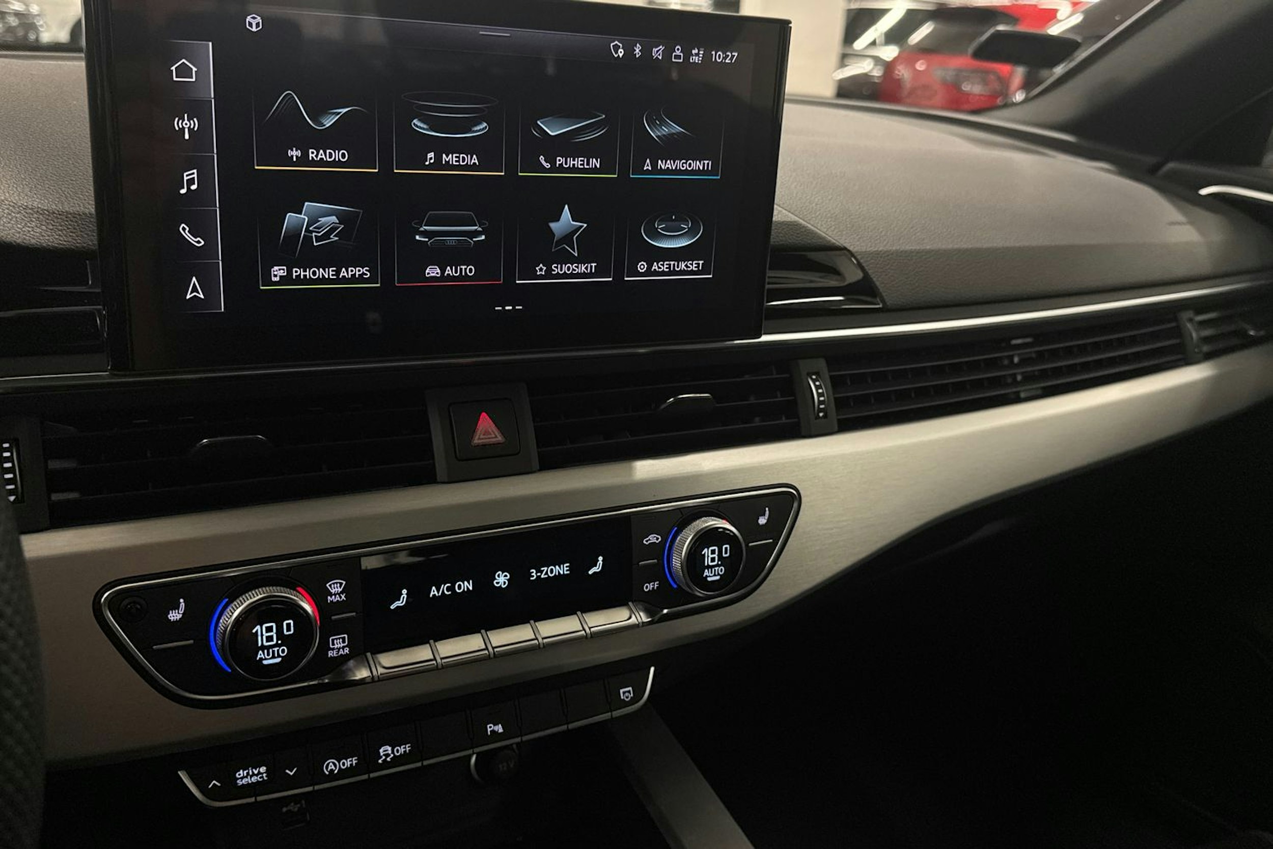 valkoinen Audi A4 2022 kuva 21.