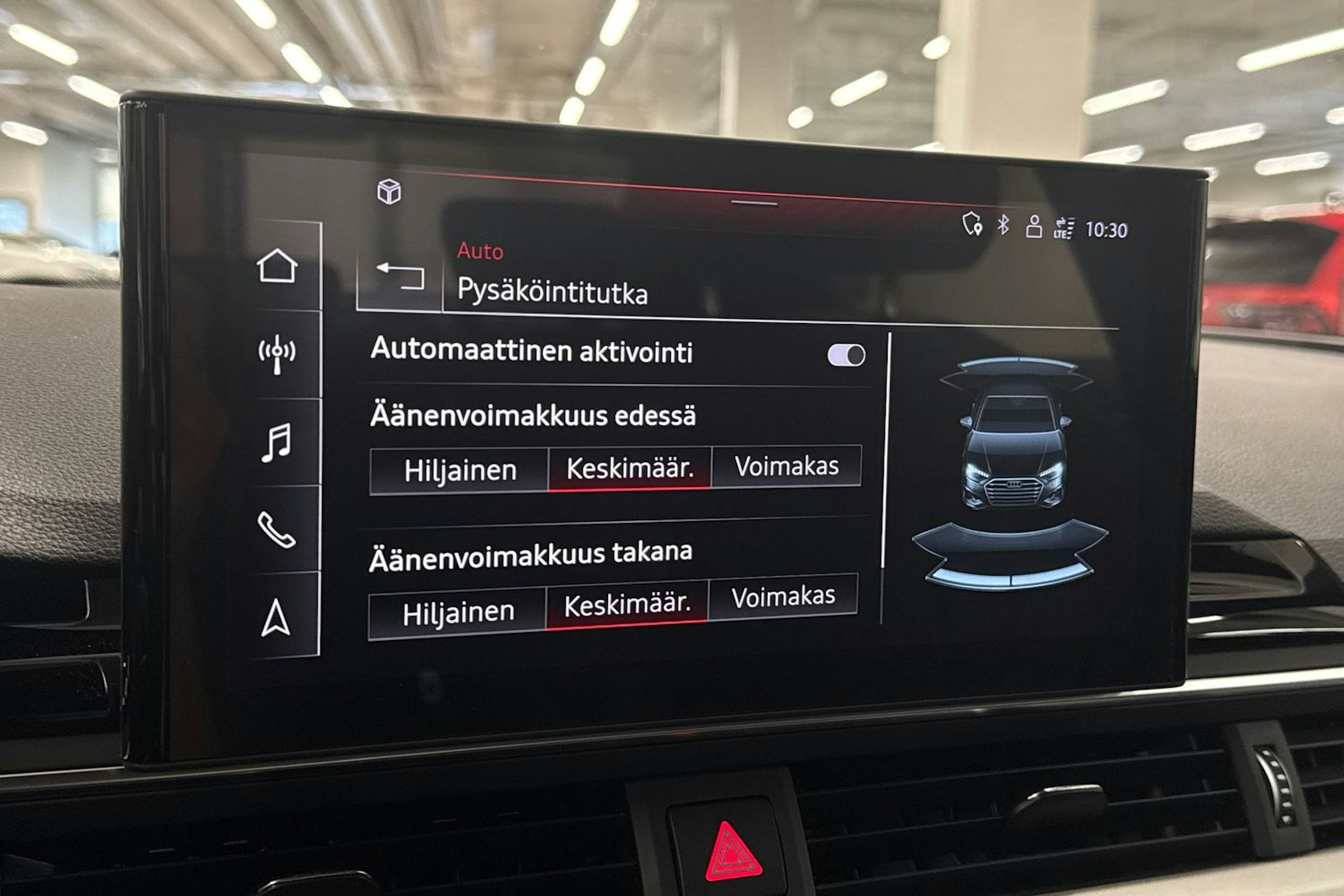 valkoinen Audi A4 2022 kuva 28.