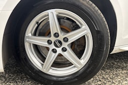valkoinen Audi A4 2022 kuva 37.