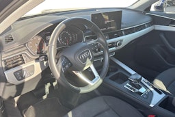 sininen Audi A4 2022 kuva 3.