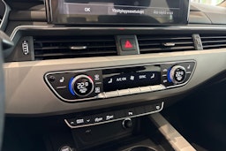sininen Audi A4 2022 kuva 19.