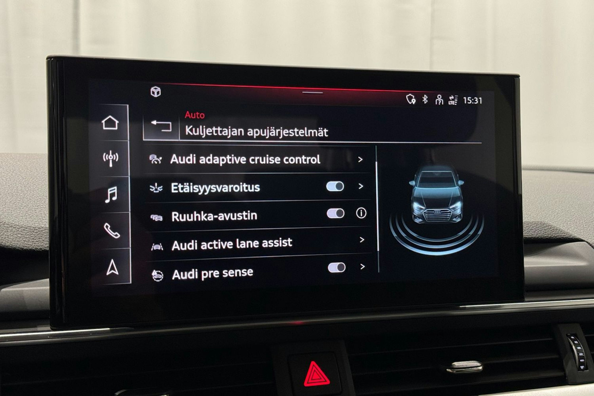 sininen Audi A4 2022 kuva 26.