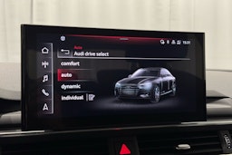 sininen Audi A4 2022 kuva 27.