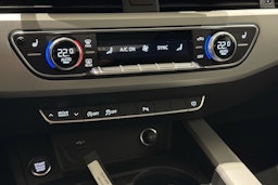 sininen Audi A4 2022 kuva 29.