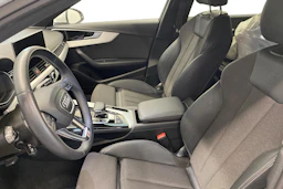 valkoinen Audi A4 2022 kuva 8.