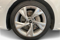 valkoinen Audi A4 2022 kuva 9.