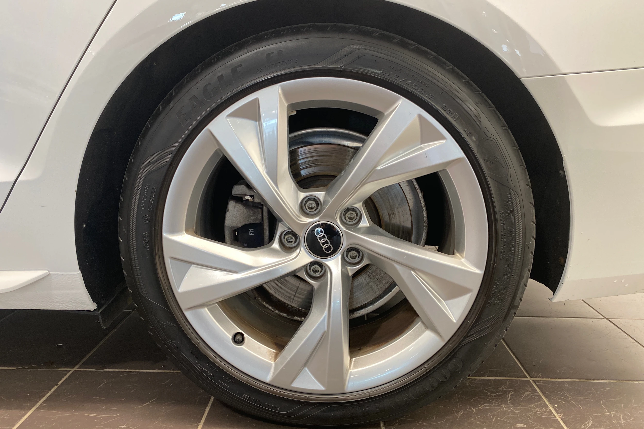 valkoinen Audi A4 2022 kuva 10.