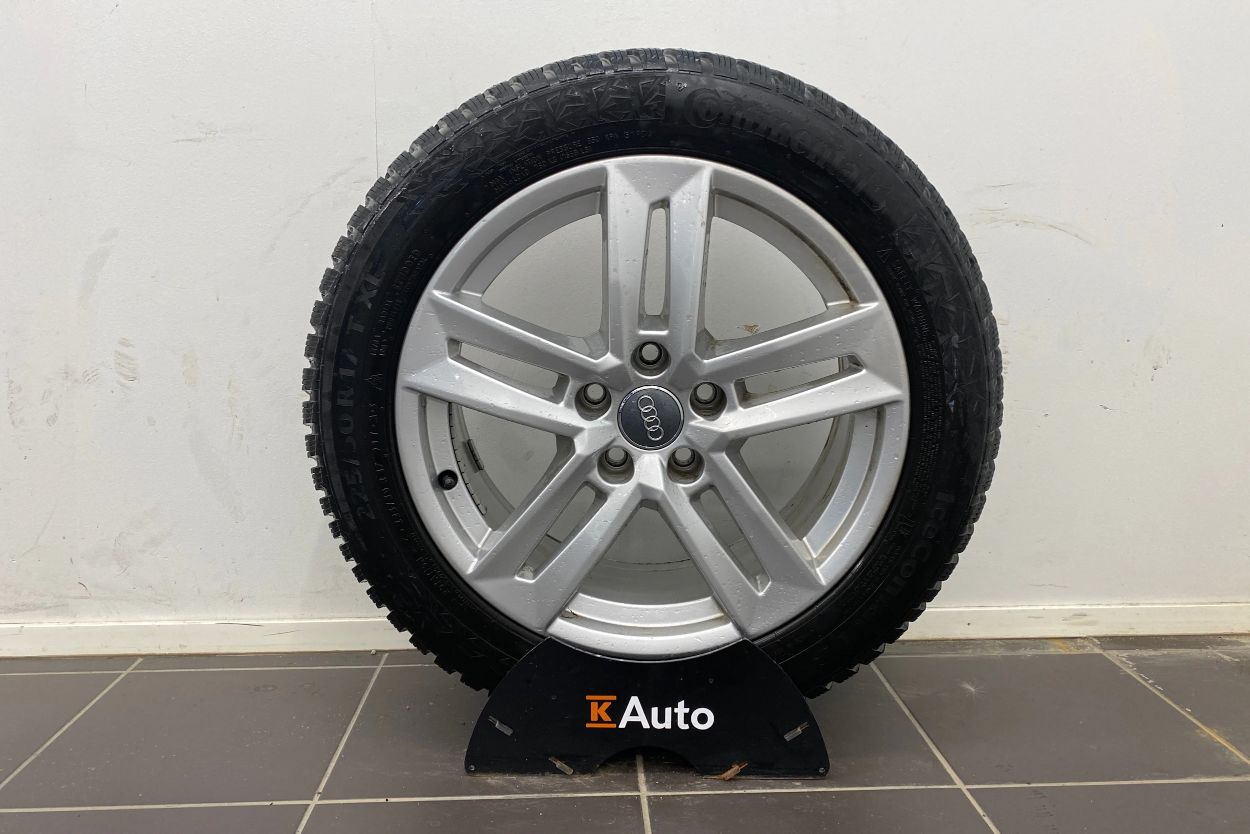 valkoinen Audi A4 2022 kuva 24.