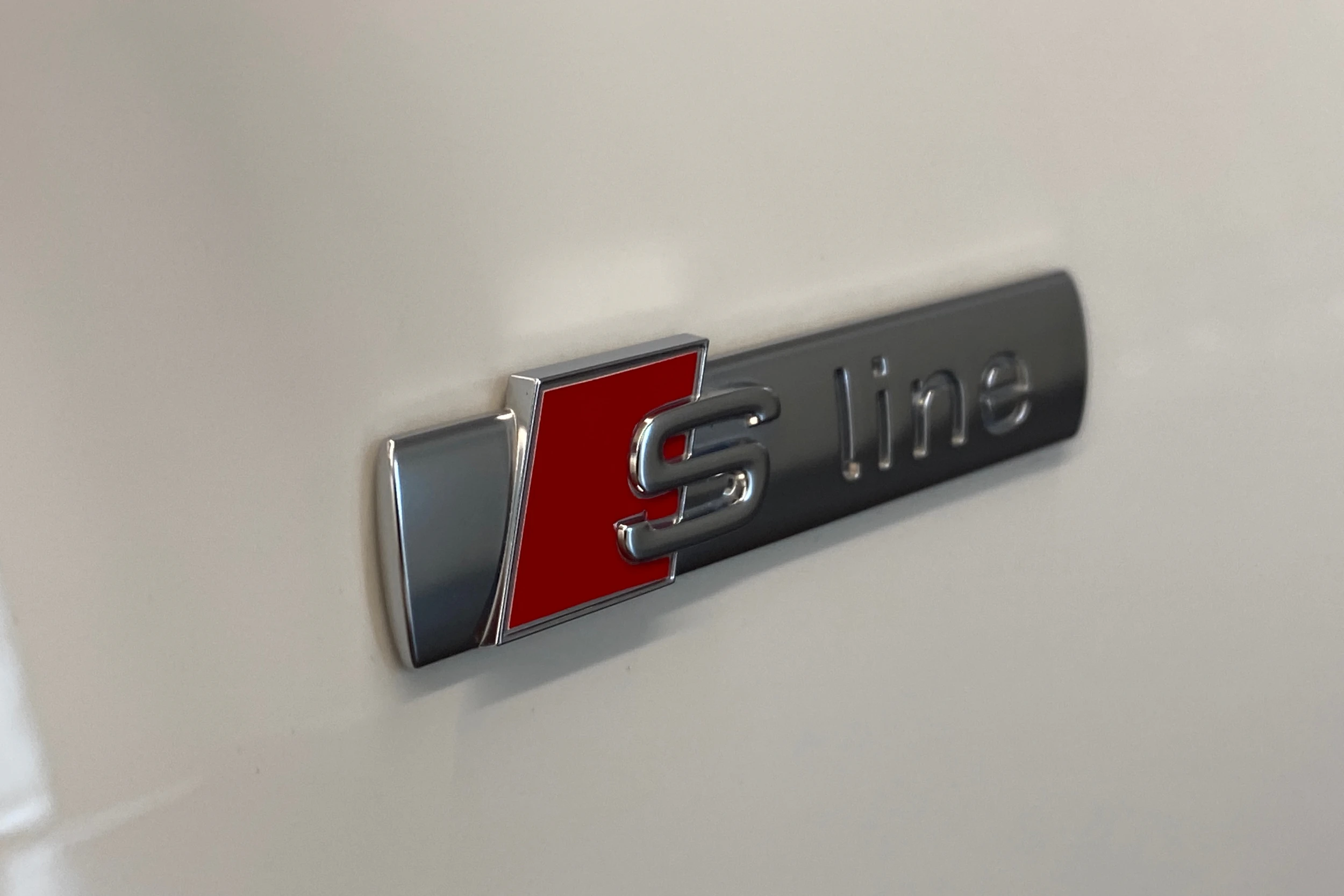 valkoinen Audi A4 2022 kuva 26.