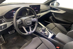 Musta Audi A4 2022 kuva 3.