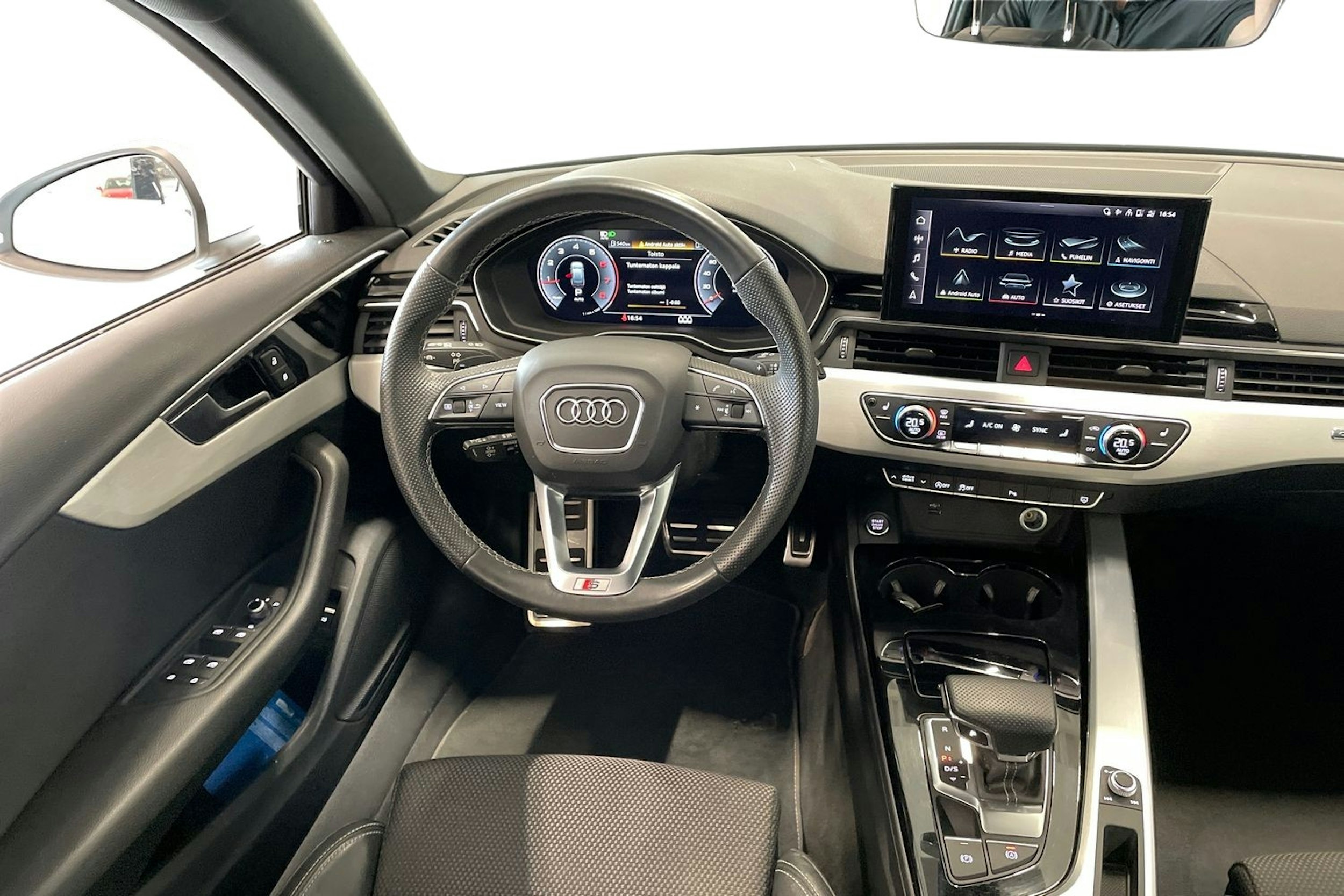 valkoinen Audi A4 2022 kuva 9.
