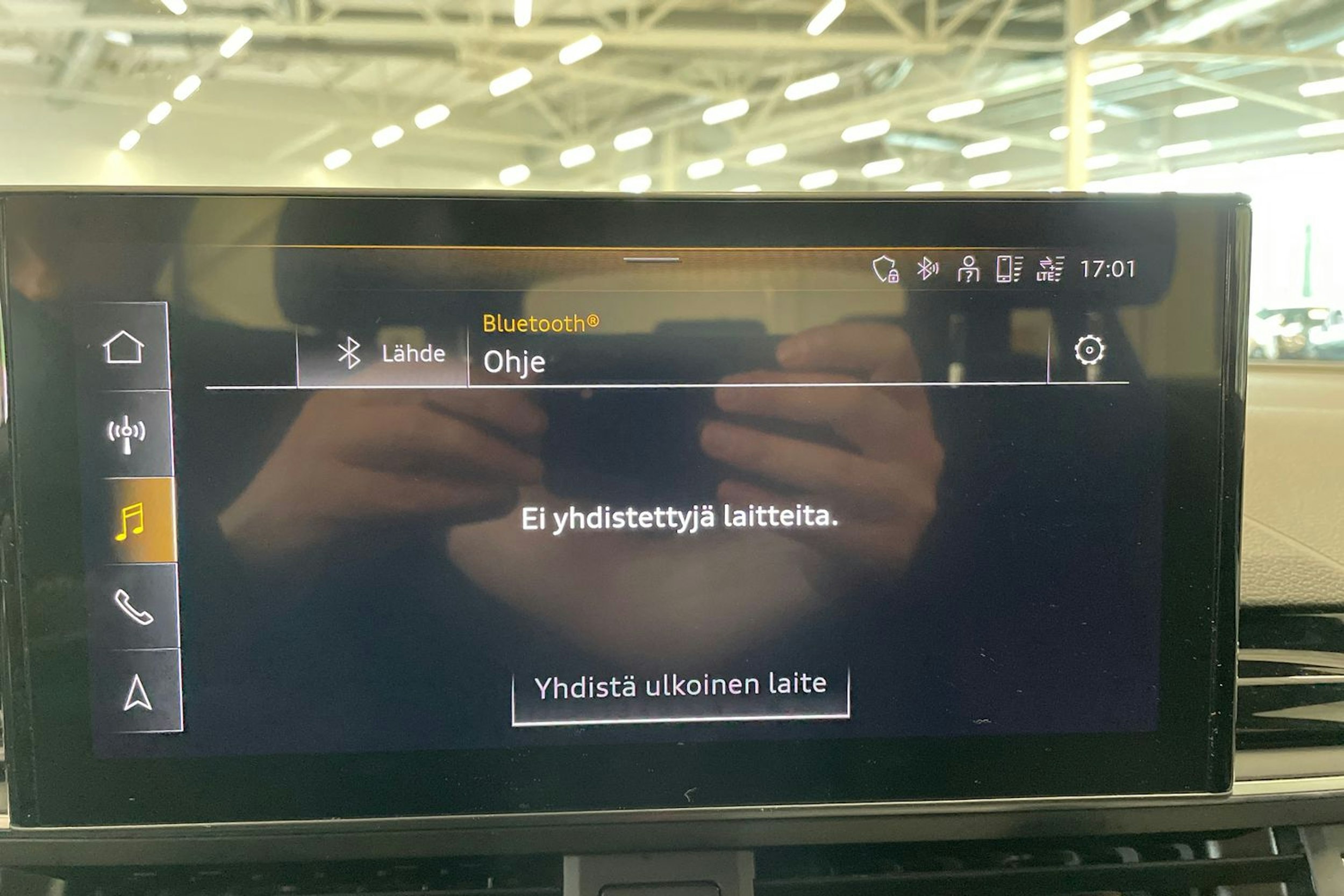 valkoinen Audi A4 2022 kuva 26.