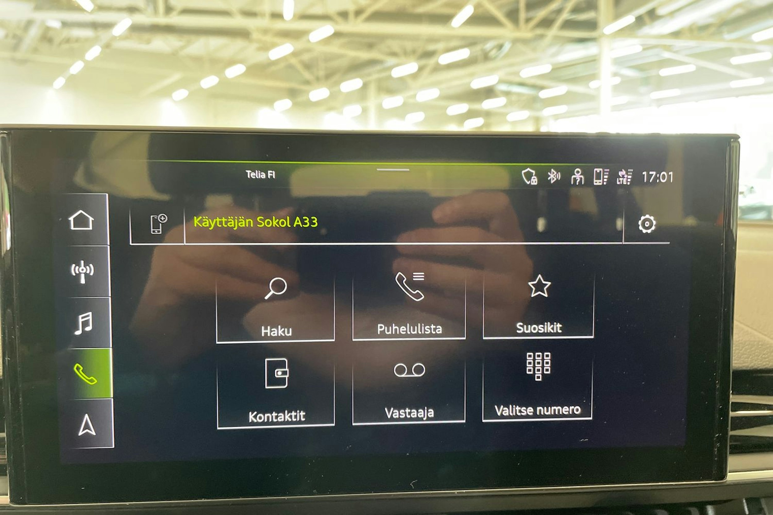valkoinen Audi A4 2022 kuva 27.