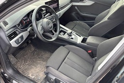 Musta Audi A4 2022 kuva 3.