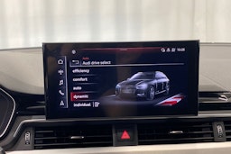 musta Audi A4 2022 kuva 28.