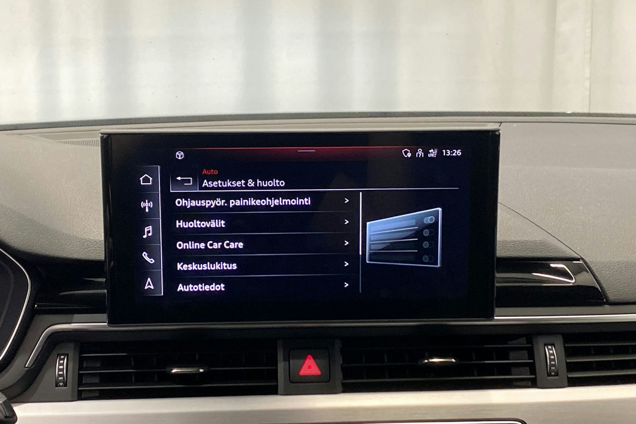 musta Audi A4 2022 kuva 31.