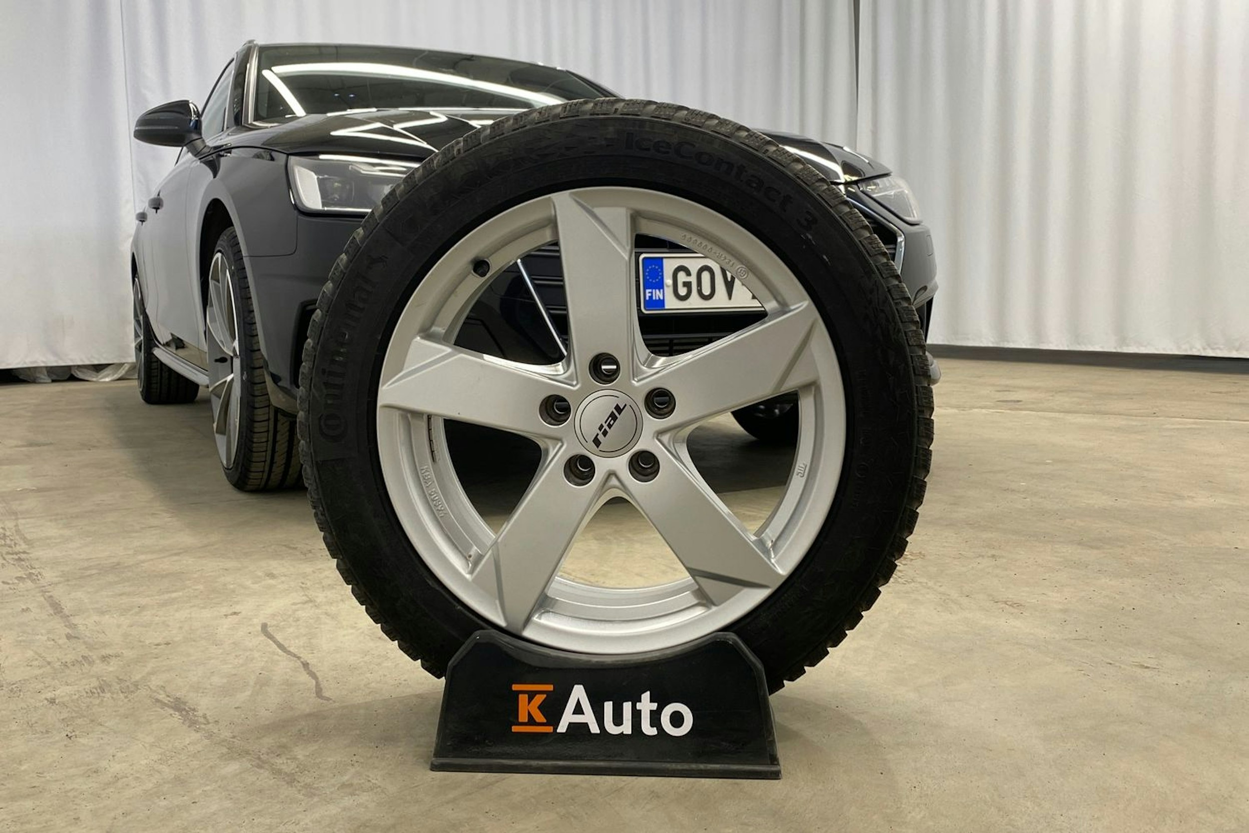 musta Audi A4 2022 kuva 39.