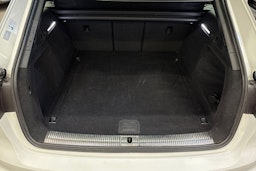 valkoinen Audi A4 2022 kuva 16.