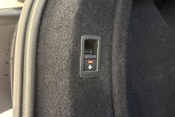 valkoinen Audi A4 2022 kuva 18.