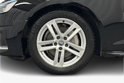 musta Audi A4 2022 kuva 11.